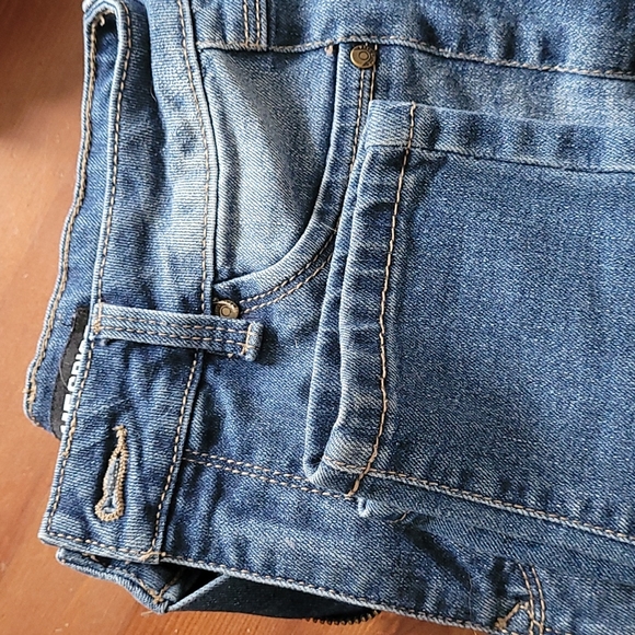 Straight-legged jeans - Picture 2 of 3